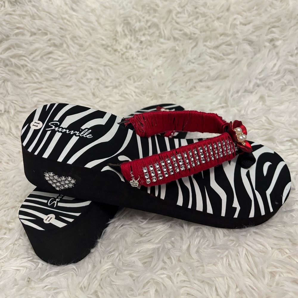 🌸. #5002. Red Embellished Zebra Platform Flip Flops